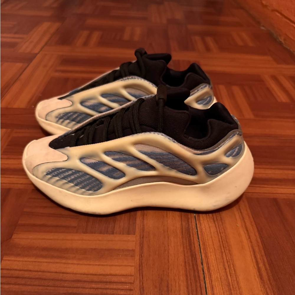 Adidas yeezy 700 v3 kyanite